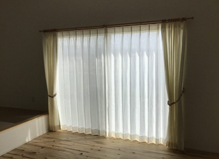 カーテン.png